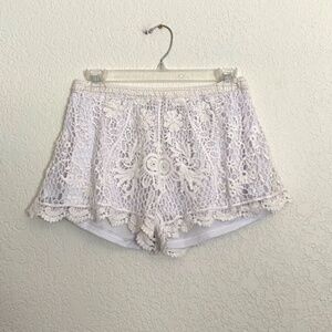 Paper Heart | LF White Floral Lace Shorts Medium